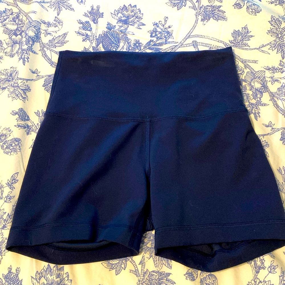 Lululemon Wunder Train shorts